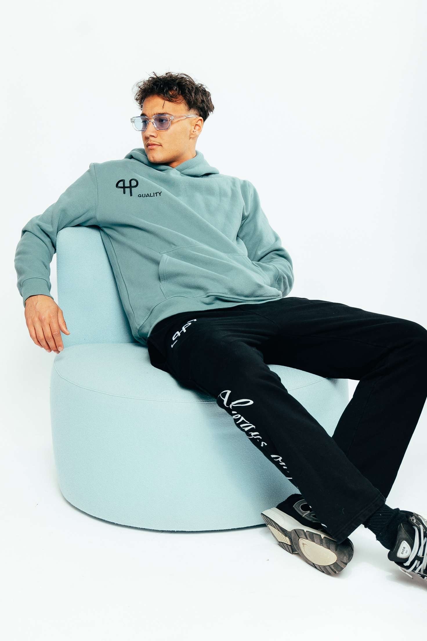 Sweat Vert à capuche "Jardin Fleuri"