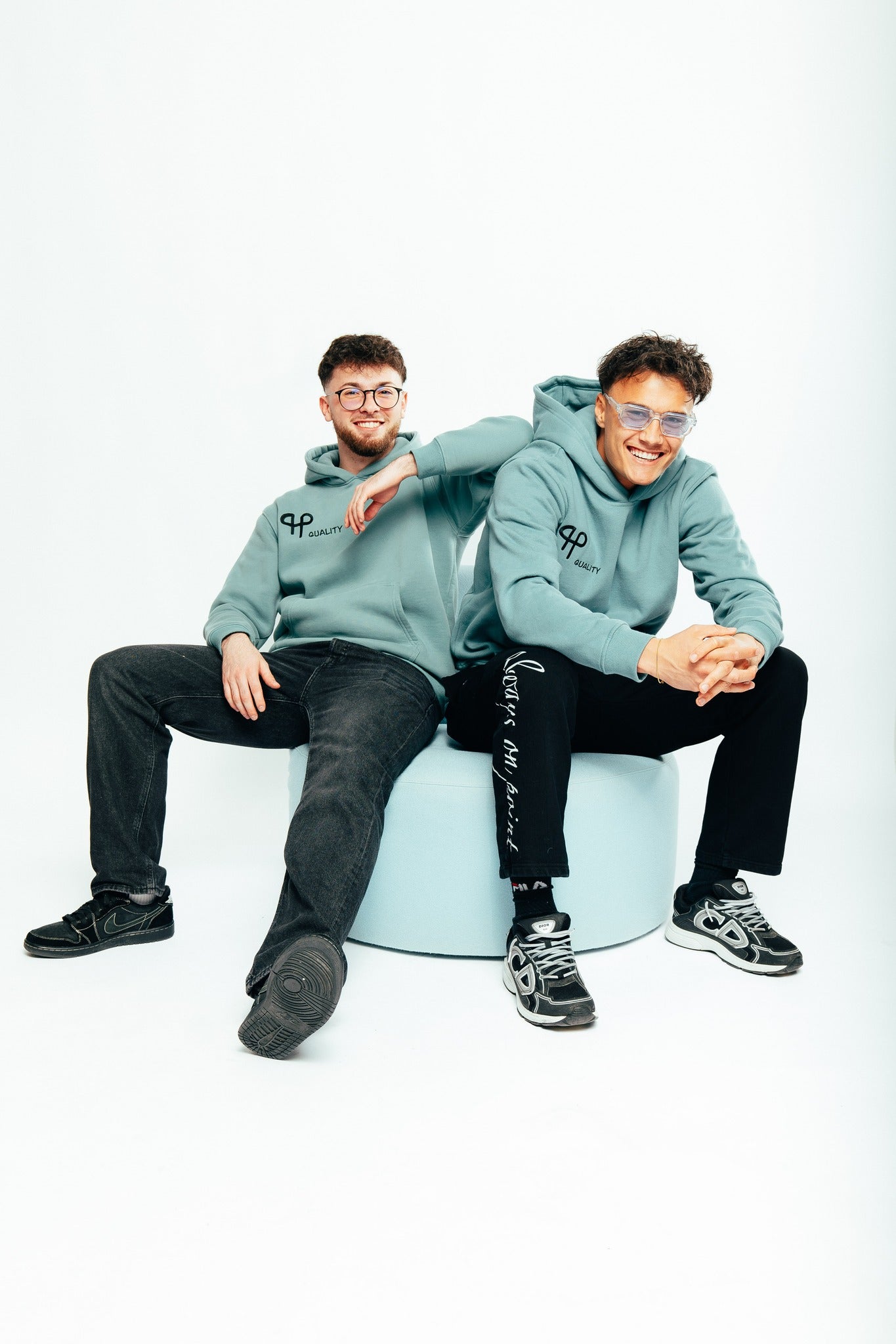 Sweat Vert à capuche "Jardin Fleuri"