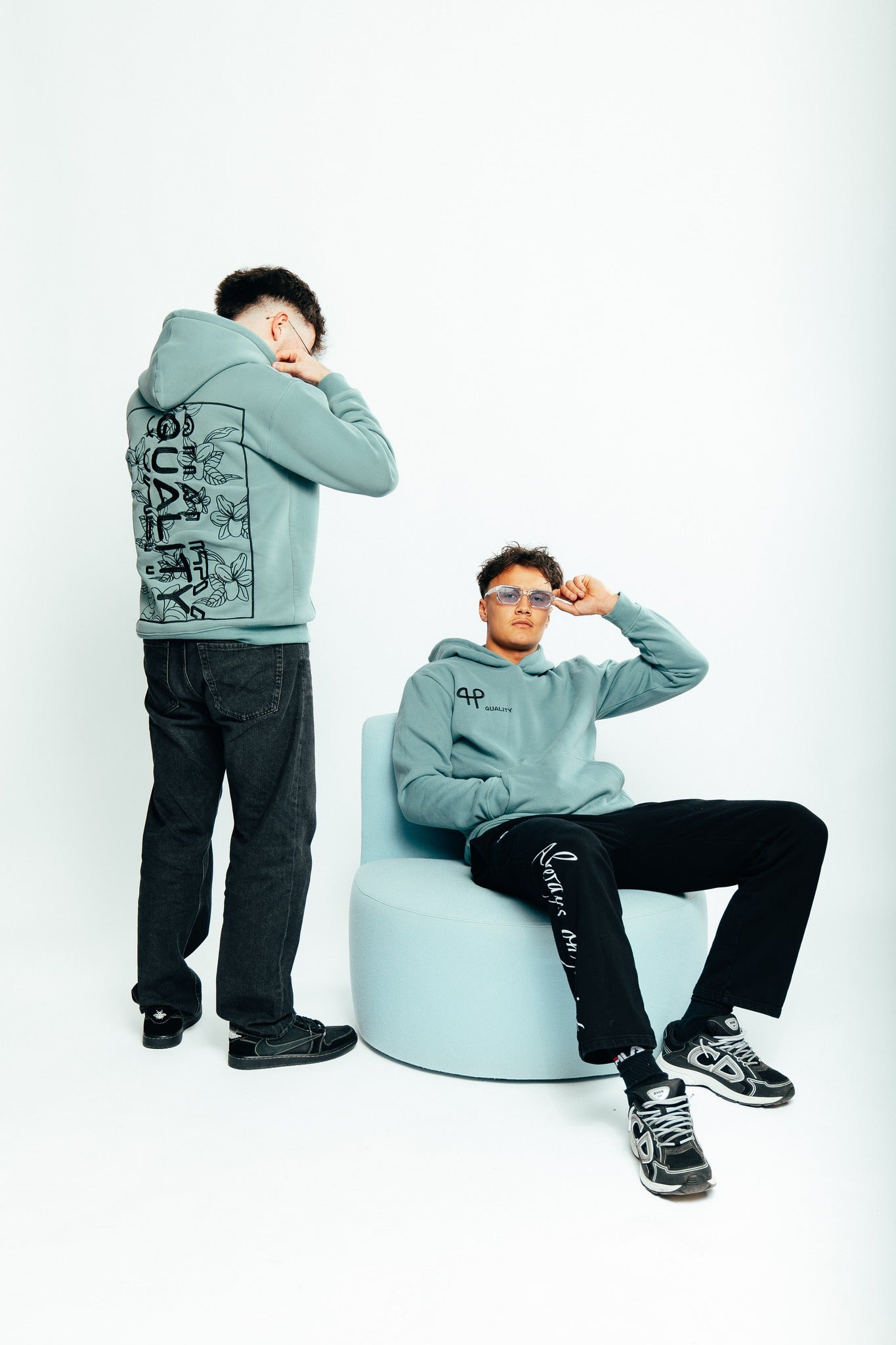 Sweat Vert à capuche "Jardin Fleuri"